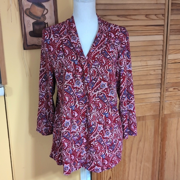 Lands' End Red Paisley 3/4 Sleeve Lightweight Jersey V-neck Top M 10-12 - Picture 9 of 13